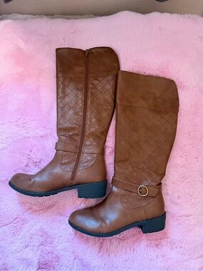 Women's Tall Quilted Riding Boots in Brown